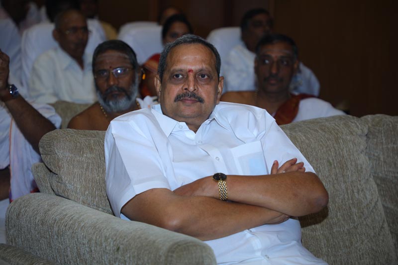 Sri Mulugu Ramalingeshwara Varaprasad Siddhanti was honoured with Jyotishyasastra Vignana Visharadha at Tummalapalli Kalakshetram, Vijayawada (86)